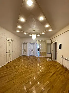 Satılır 3 otaqlı mənzil 130 m²