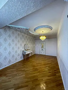 Satılır 3 otaqlı mənzil 130 m²