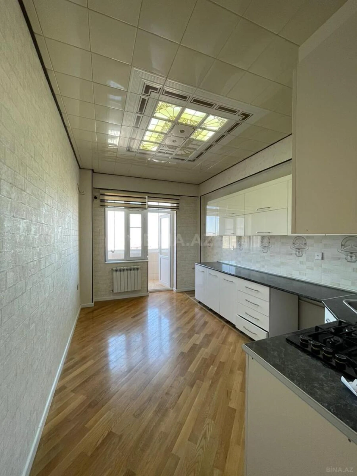 Satılır 3 otaqlı mənzil 130 m²