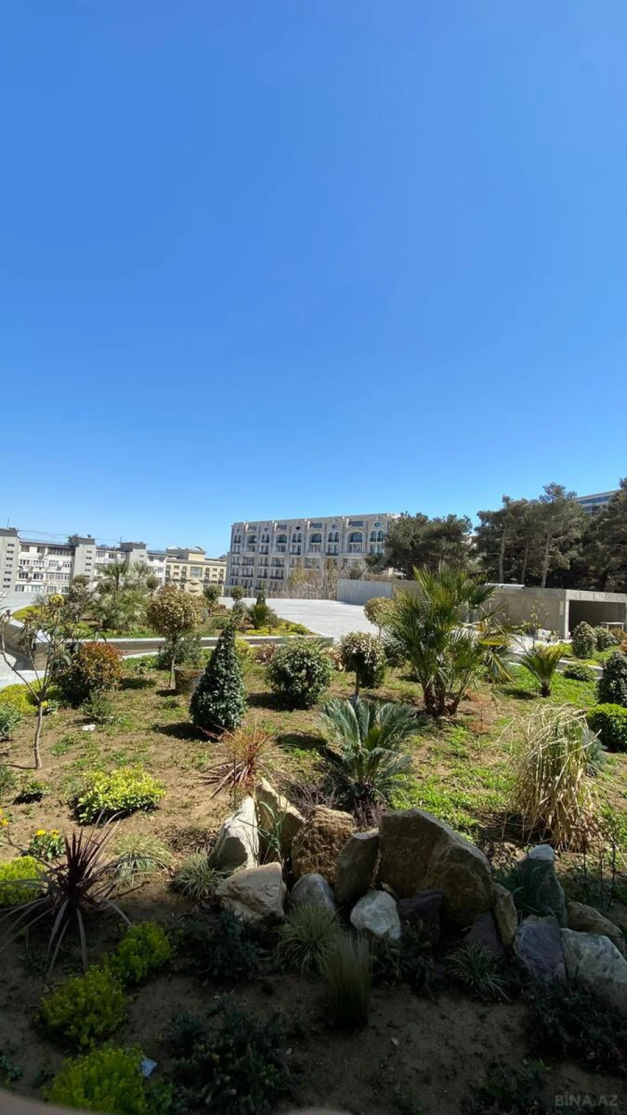 Satılır 4 otaqlı mənzil 239 m²