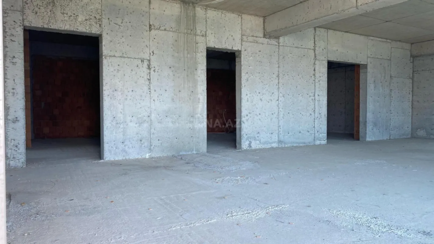 Satılır 4 otaqlı mənzil 239 m²