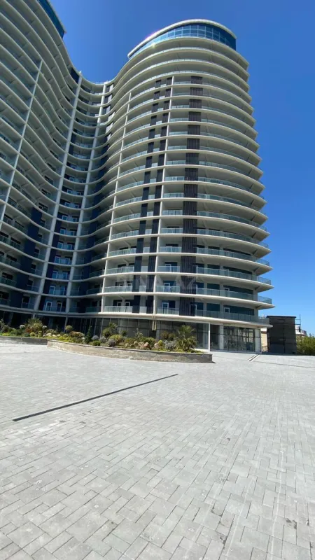 Satılır 4 otaqlı mənzil 239 m²