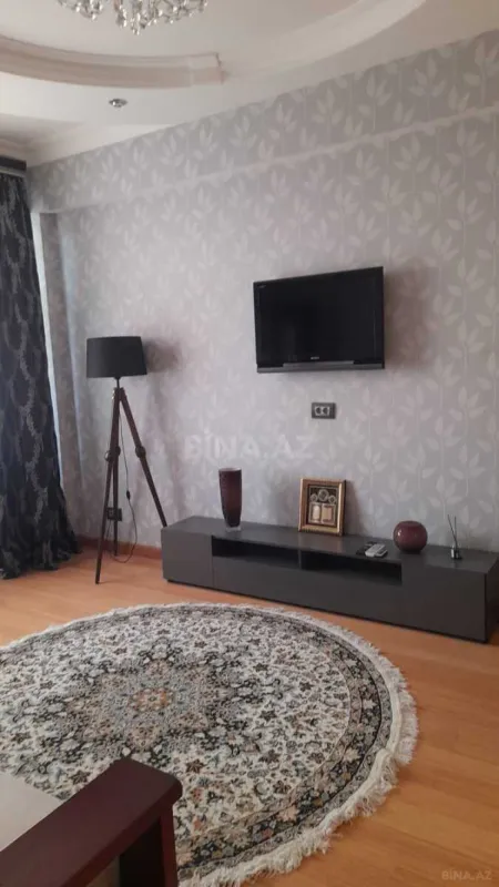 Kirayə verilir 2 otaqlı mənzil 60 m²