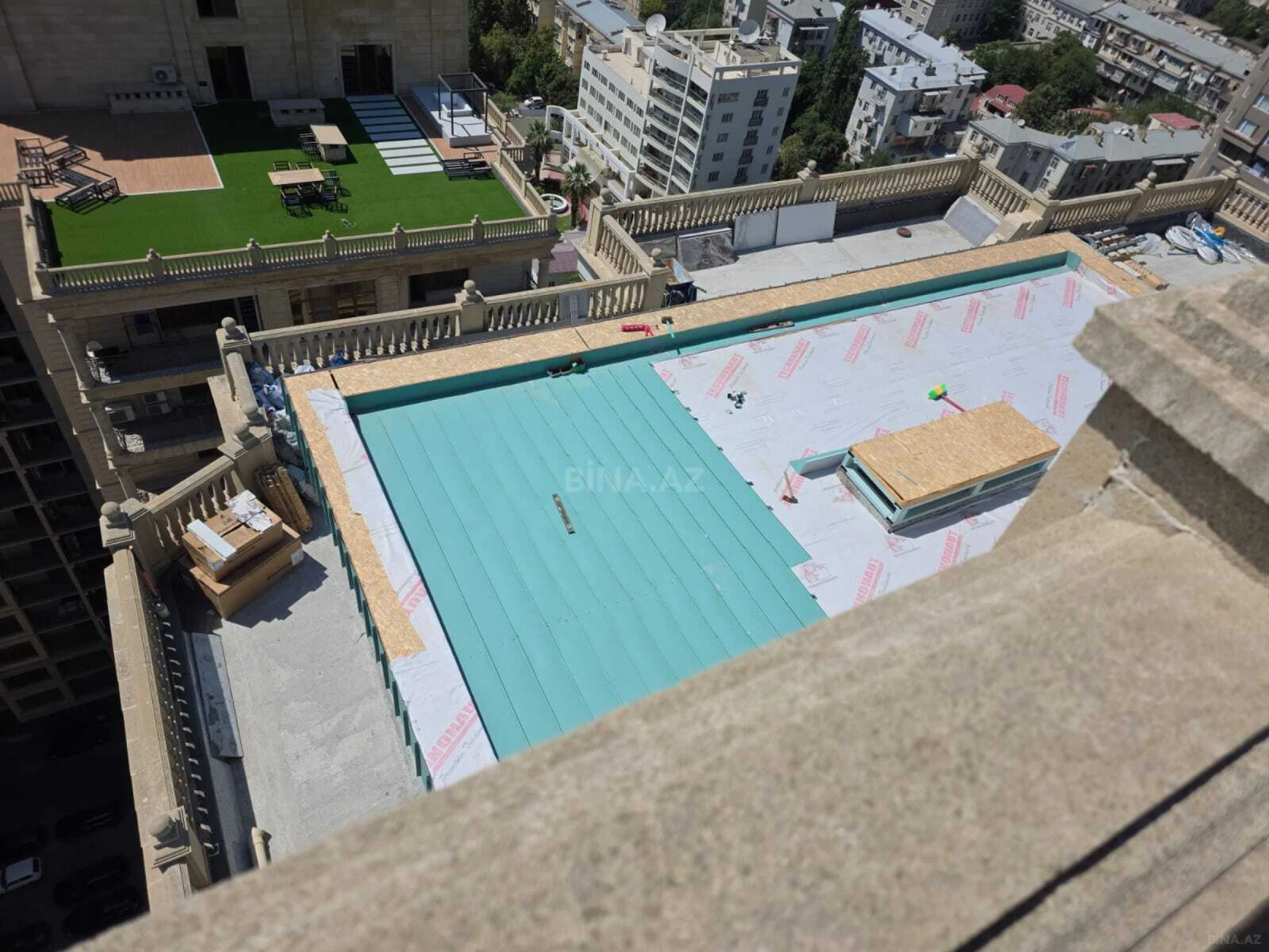 Satılır 4 otaqlı mənzil 310 m²