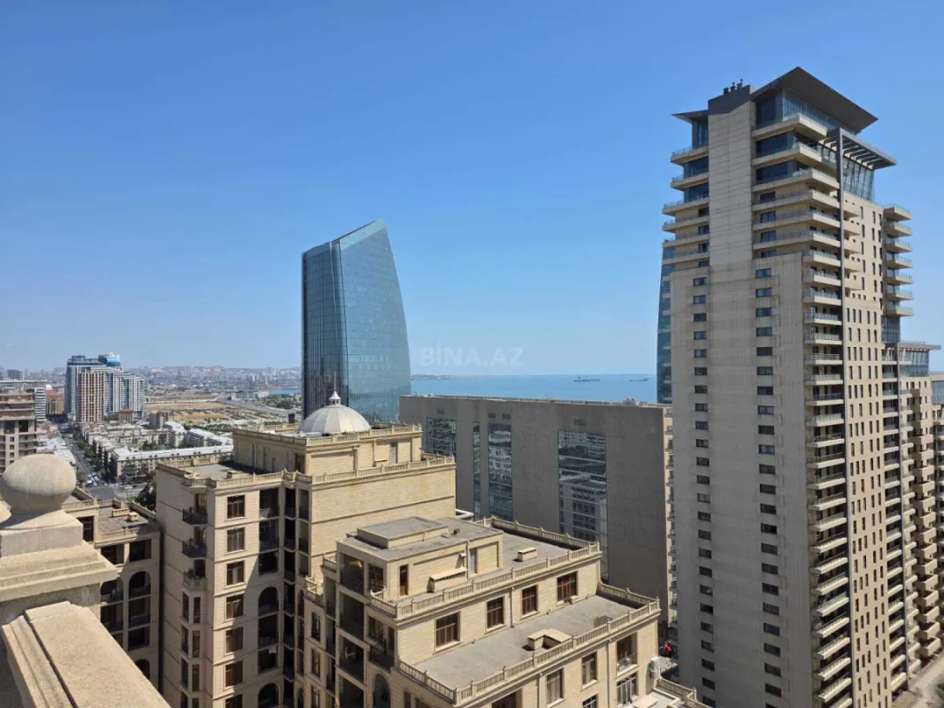 Satılır 4 otaqlı mənzil 310 m²