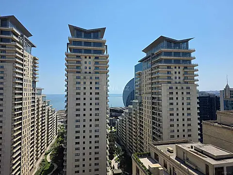 Satılır 4 otaqlı mənzil 310 m²