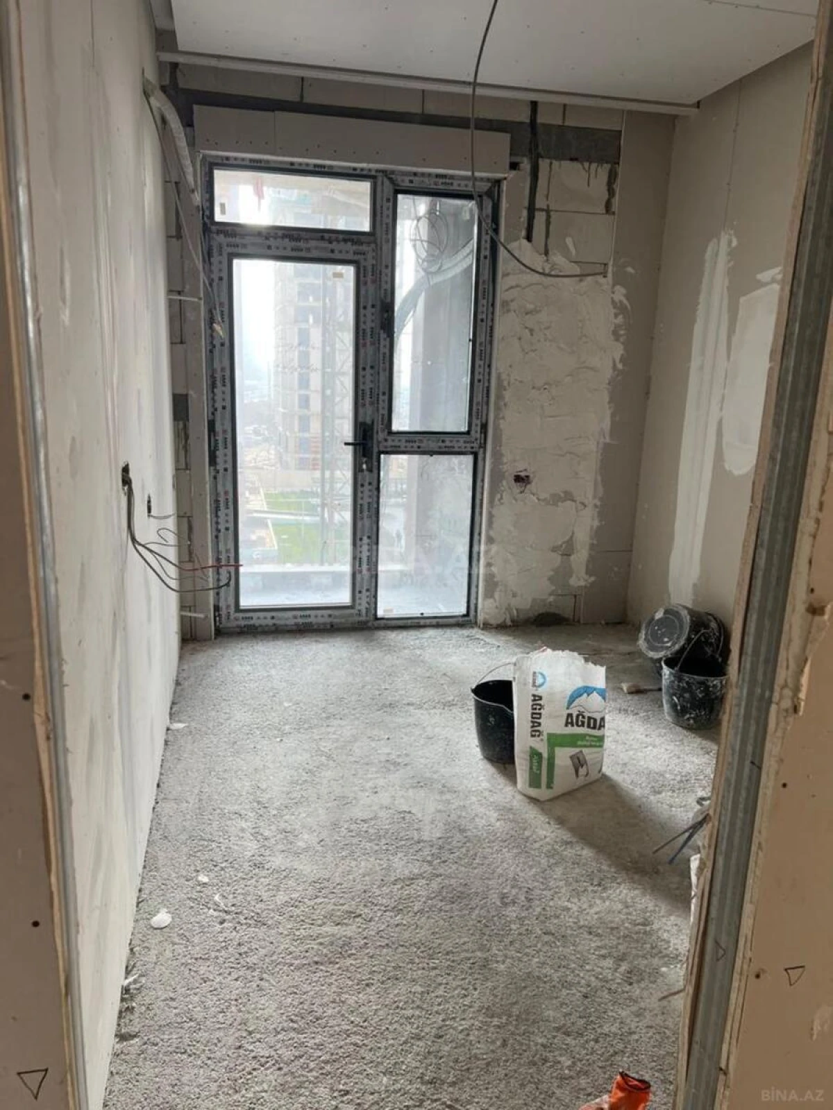 Satılır 3 otaqlı mənzil 68 m²
