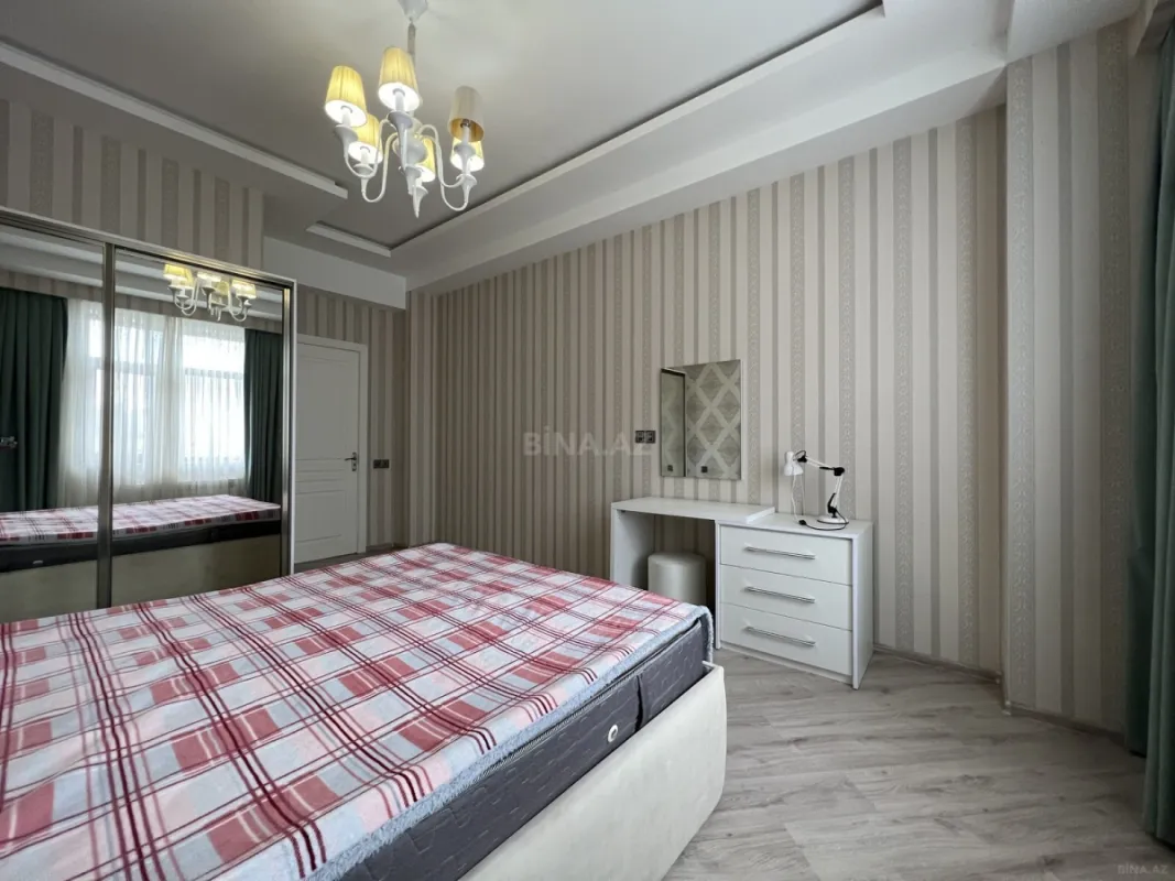 Kirayə verilir 3 otaqlı mənzil 130 m²