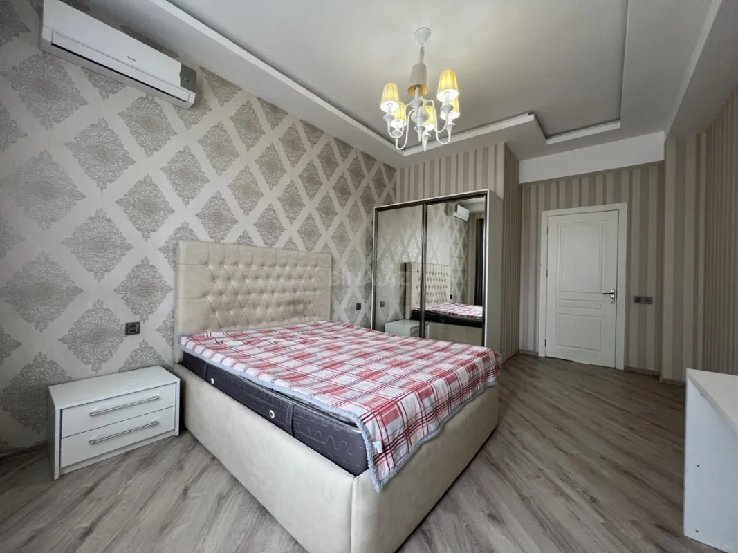 Kirayə verilir 3 otaqlı mənzil 130 m²