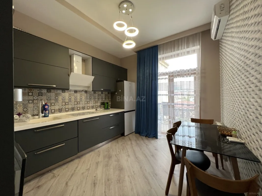 Kirayə verilir 3 otaqlı mənzil 130 m²