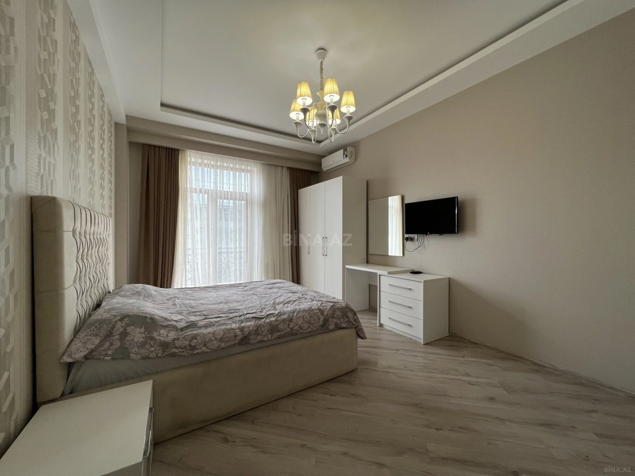 Kirayə verilir 3 otaqlı mənzil 130 m²