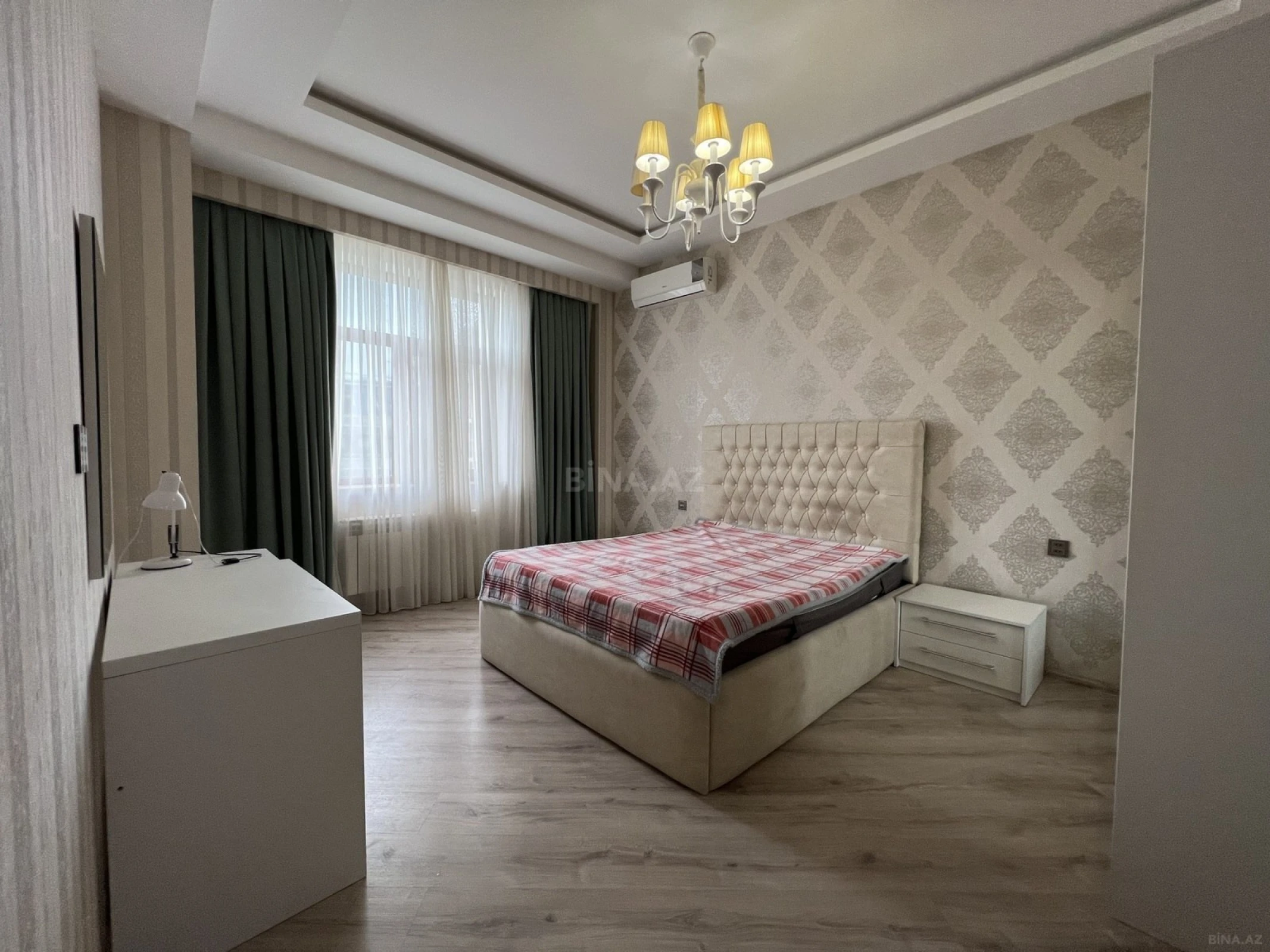 Kirayə verilir 3 otaqlı mənzil 130 m²