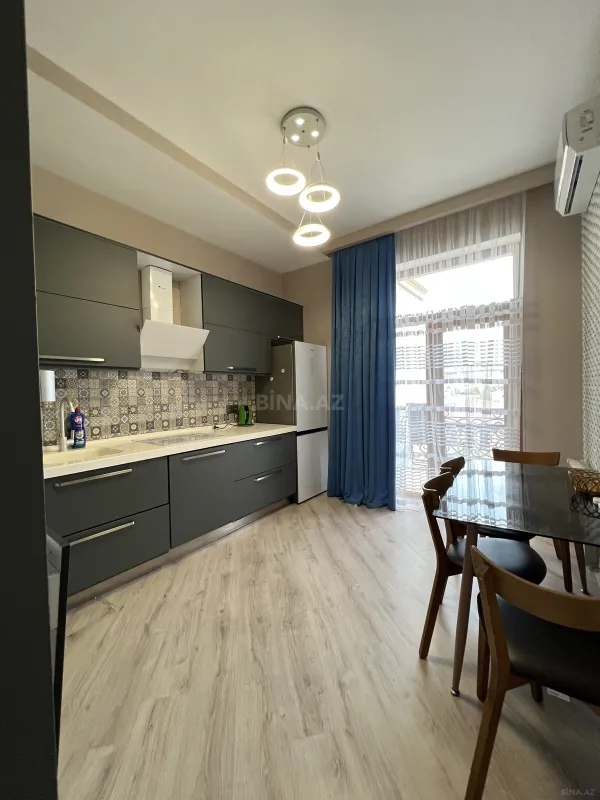 Kirayə verilir 3 otaqlı mənzil 130 m²