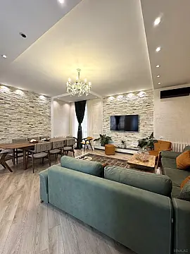 Satılır 4 otaqlı həyət evi 160 m²