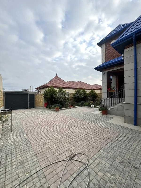 Satılır 4 otaqlı həyət evi 160 m²
