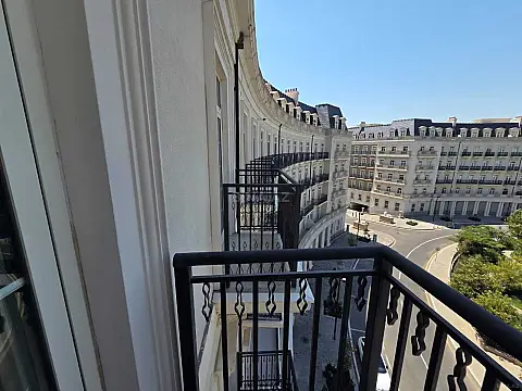 Satılır 3 otaqlı mənzil 112 m²