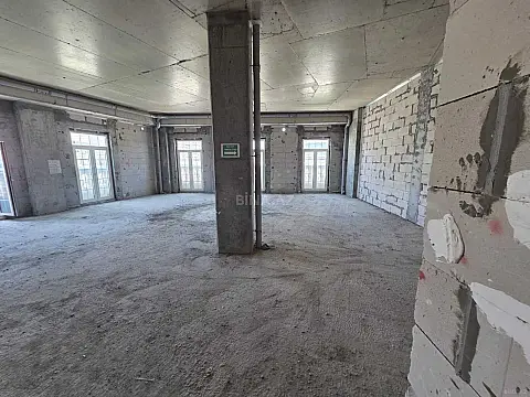 Satılır 3 otaqlı mənzil 118 m²