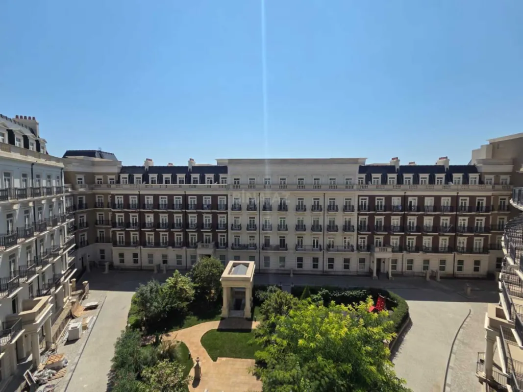 Satılır 3 otaqlı mənzil 118 m²