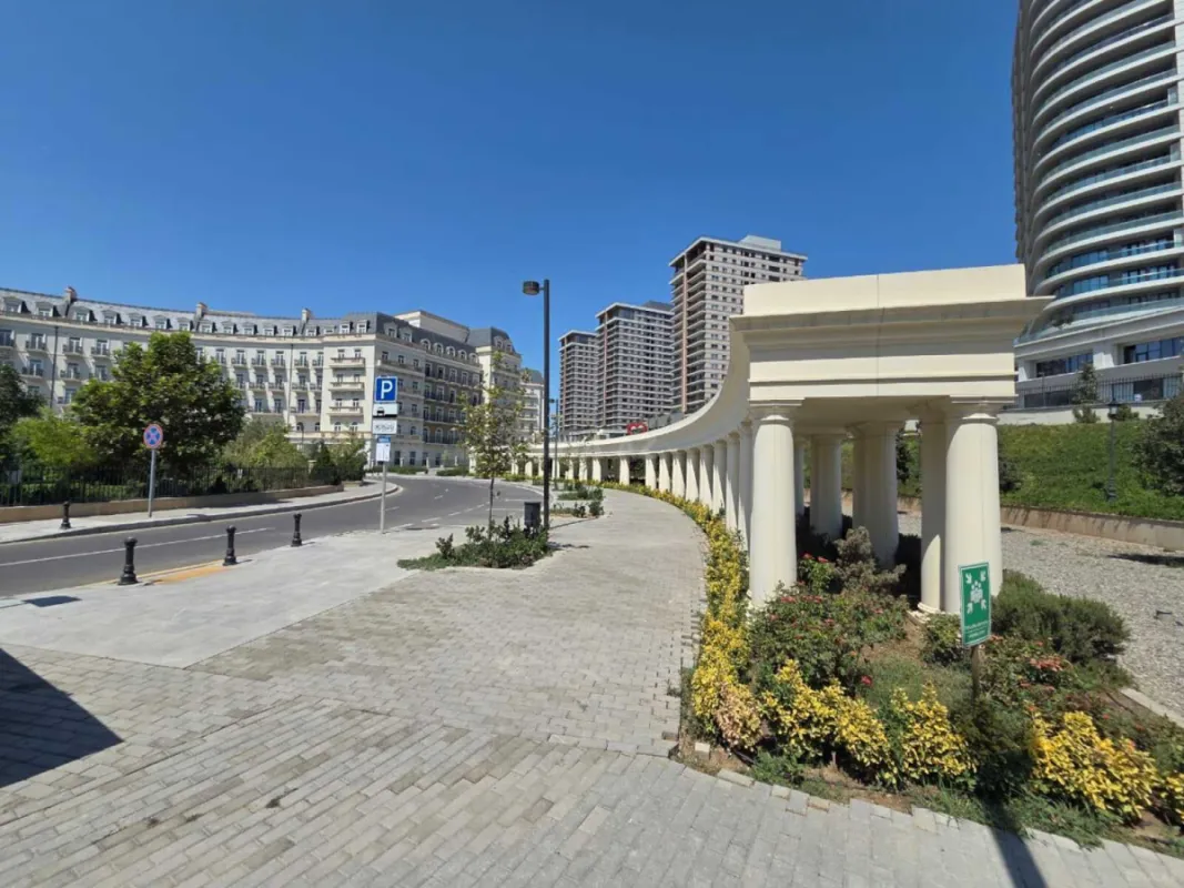 Satılır 3 otaqlı mənzil 118 m²