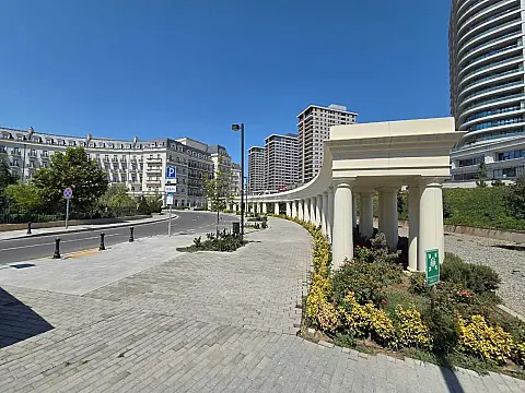 Satılır 3 otaqlı mənzil 118 m²