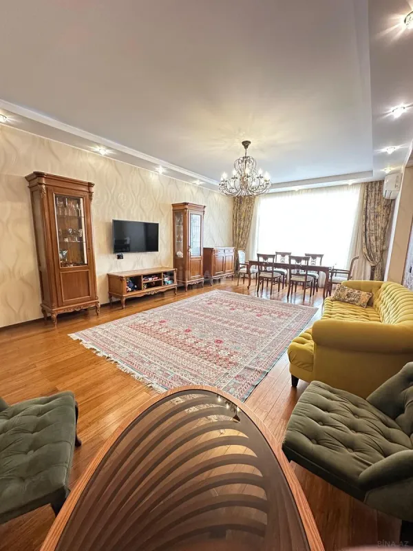 Satılır 3 otaqlı mənzil 126 m²