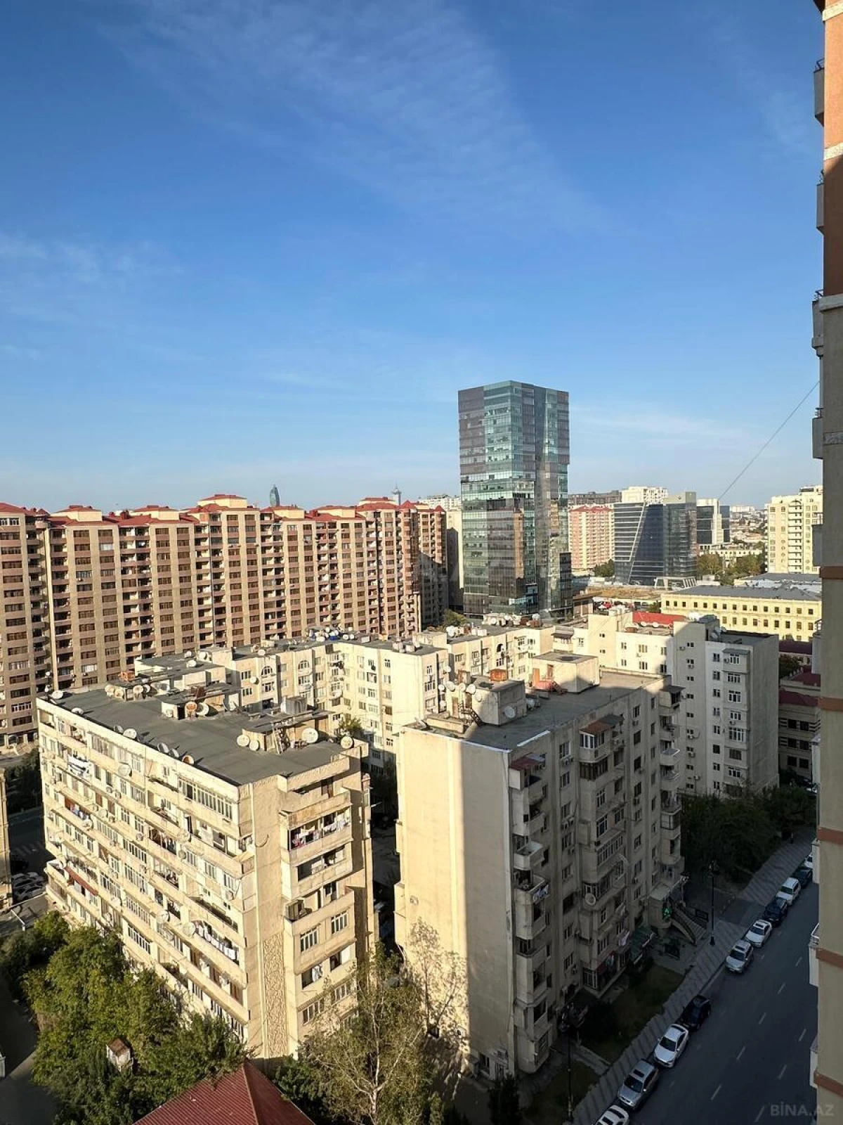 Satılır 3 otaqlı mənzil 126 m²