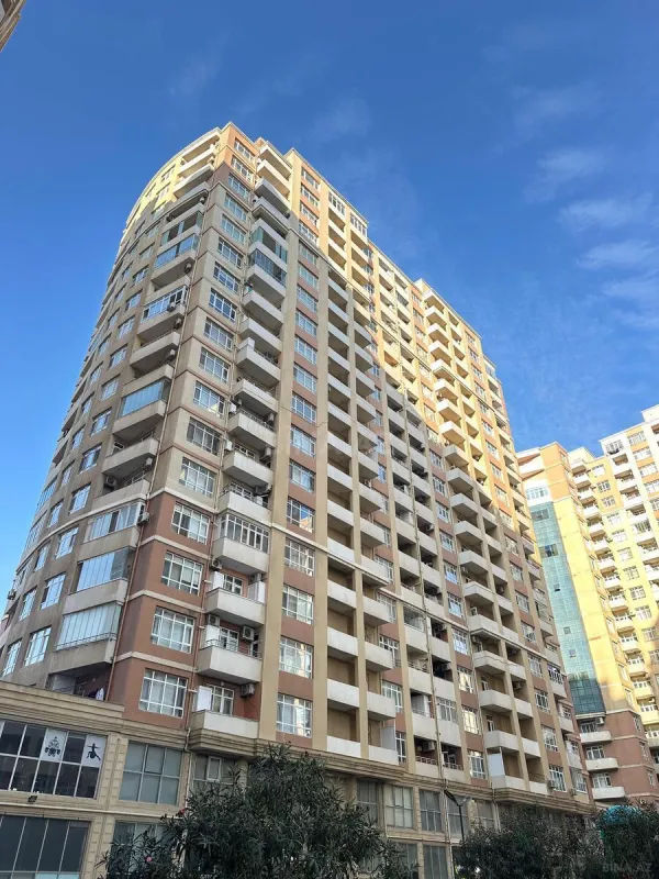 Satılır 3 otaqlı mənzil 126 m²