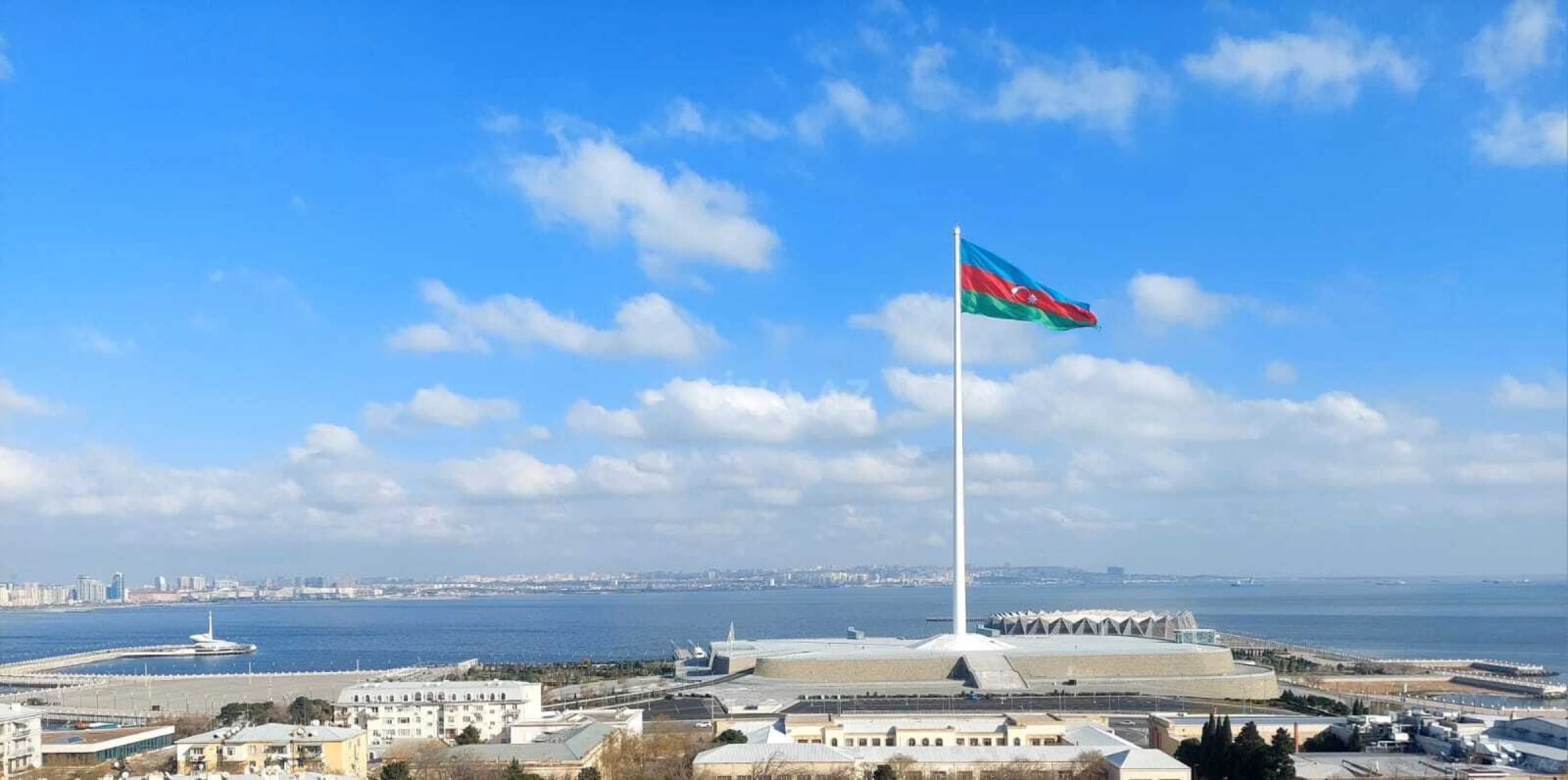 Satılır 3 otaqlı mənzil 115 m²