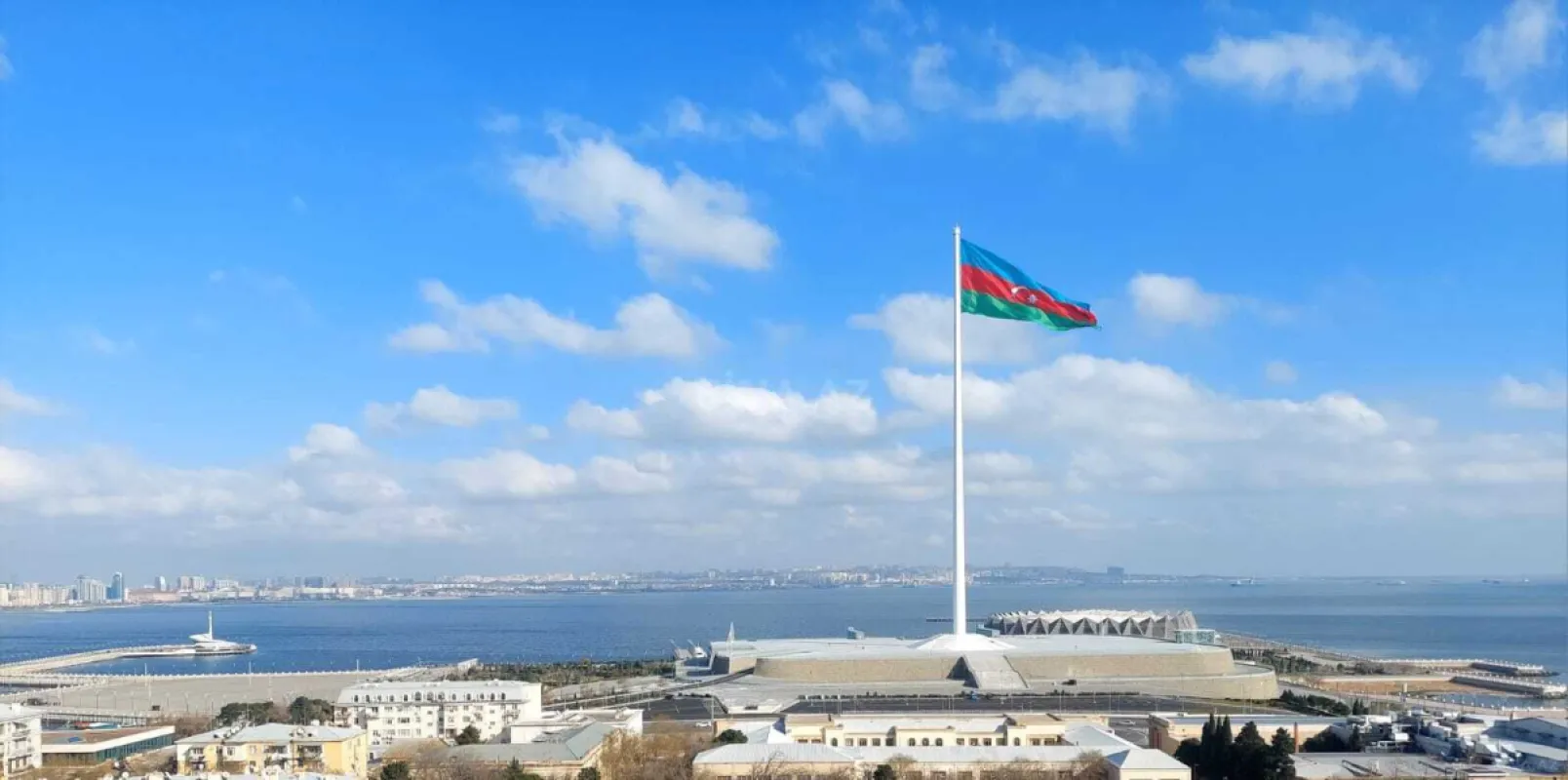 Satılır 3 otaqlı mənzil 115 m²