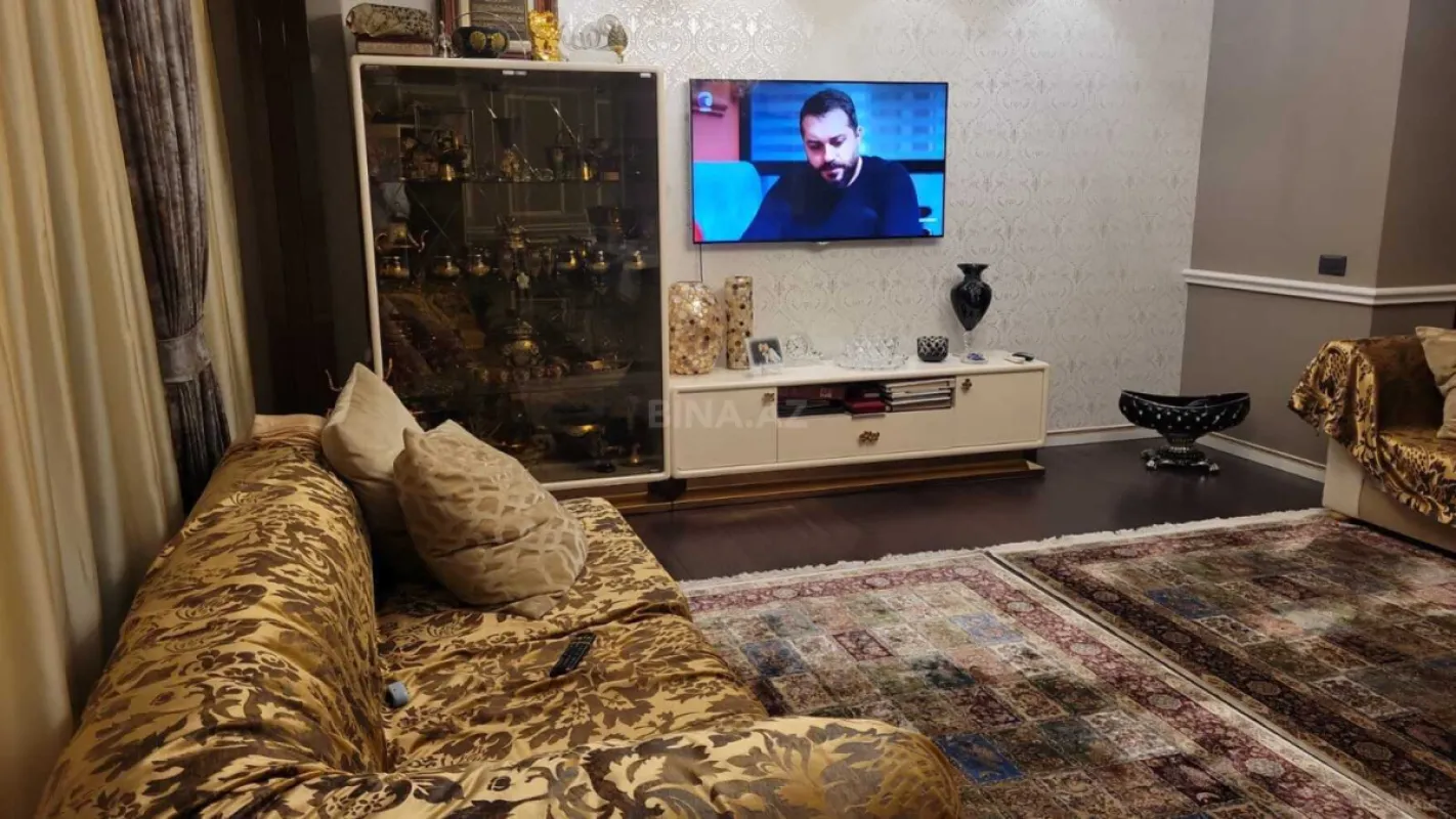 Satılır 4 otaqlı mənzil 170 m²