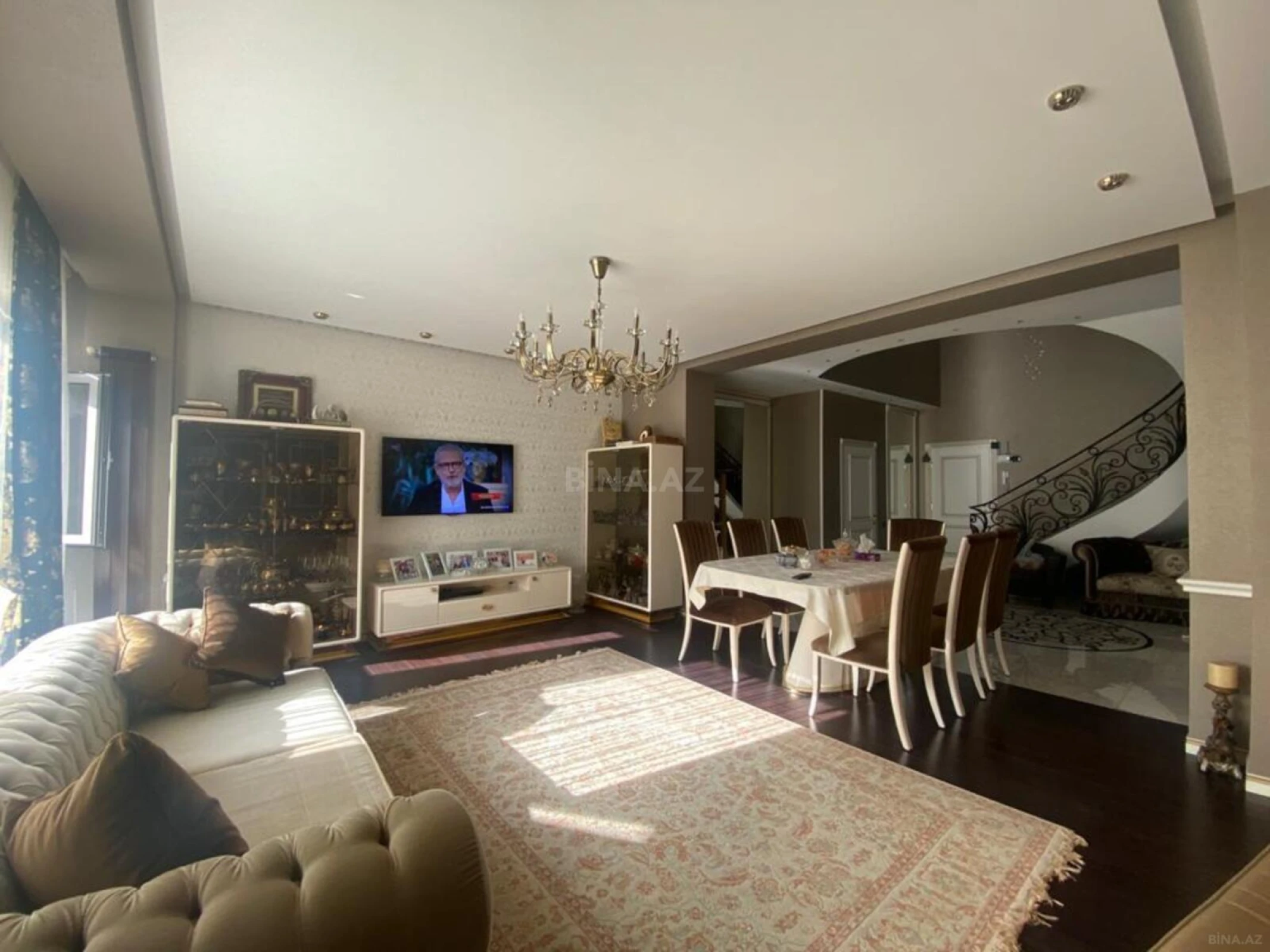 Satılır 4 otaqlı mənzil 170 m²