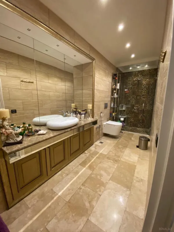 Satılır 4 otaqlı mənzil 170 m²