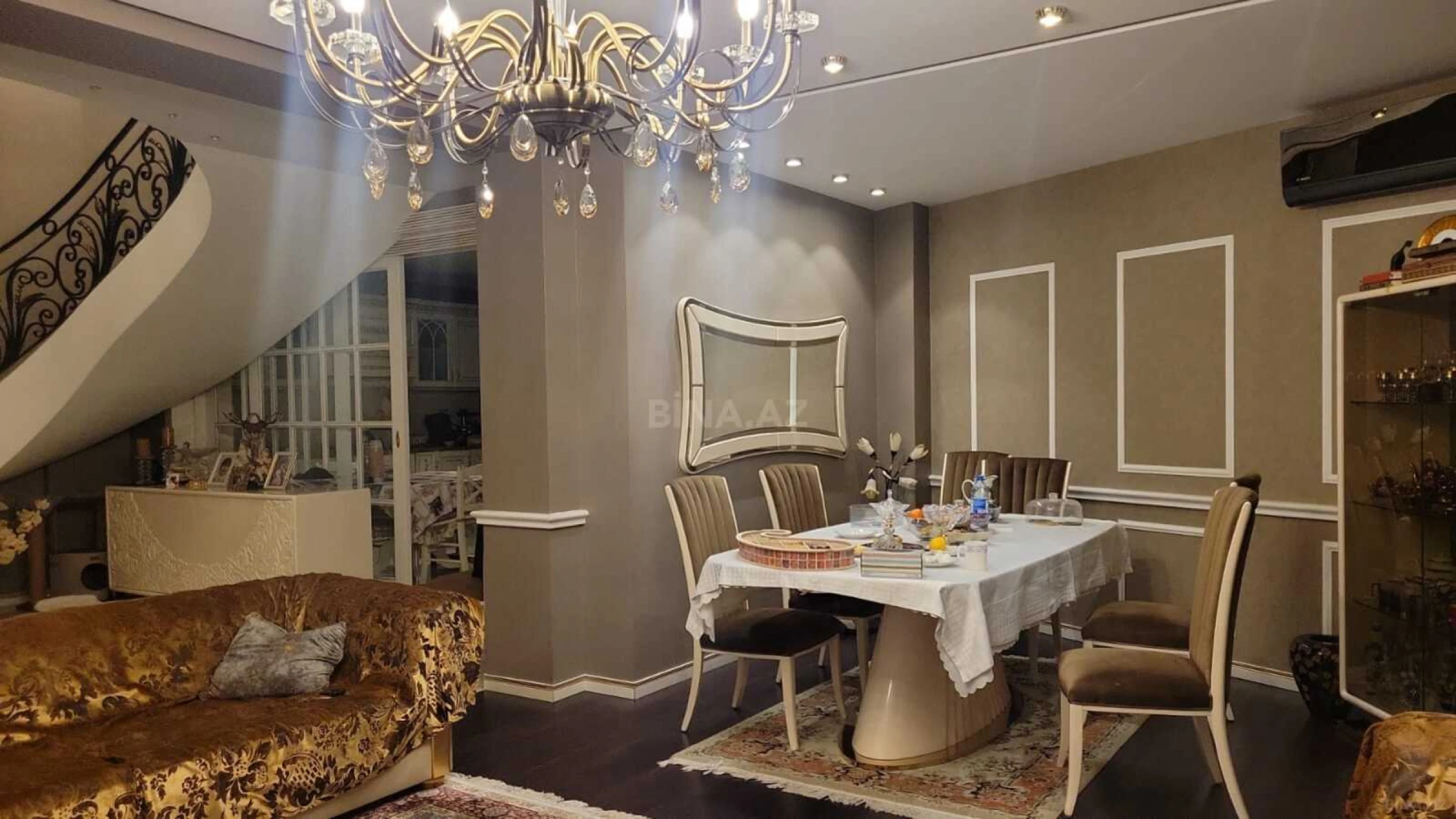 Satılır 4 otaqlı mənzil 170 m²