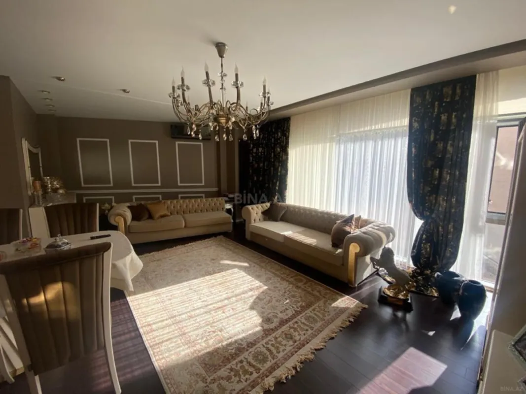 Satılır 4 otaqlı mənzil 170 m²
