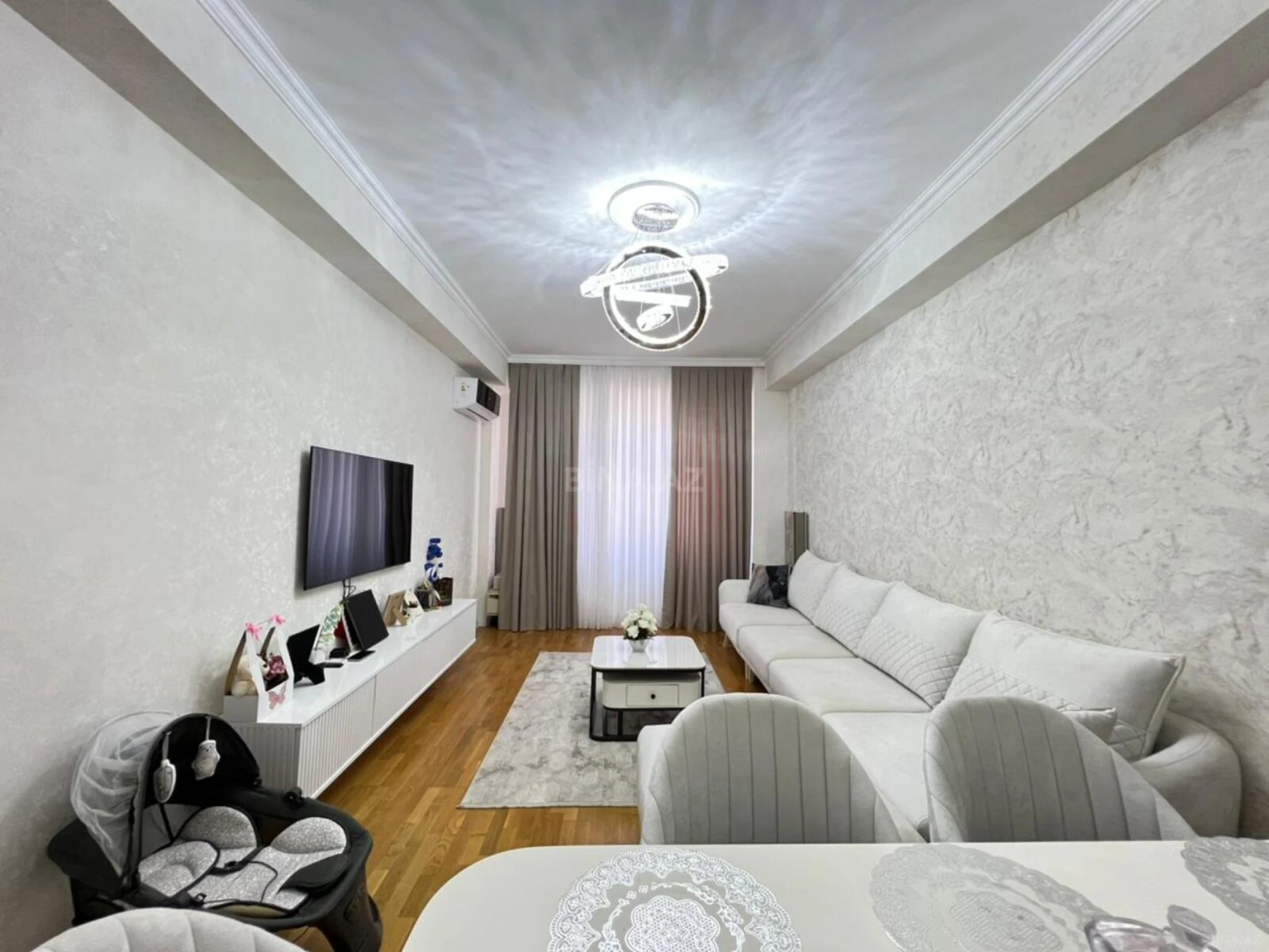 Satılır 2 otaqlı mənzil 68 m²