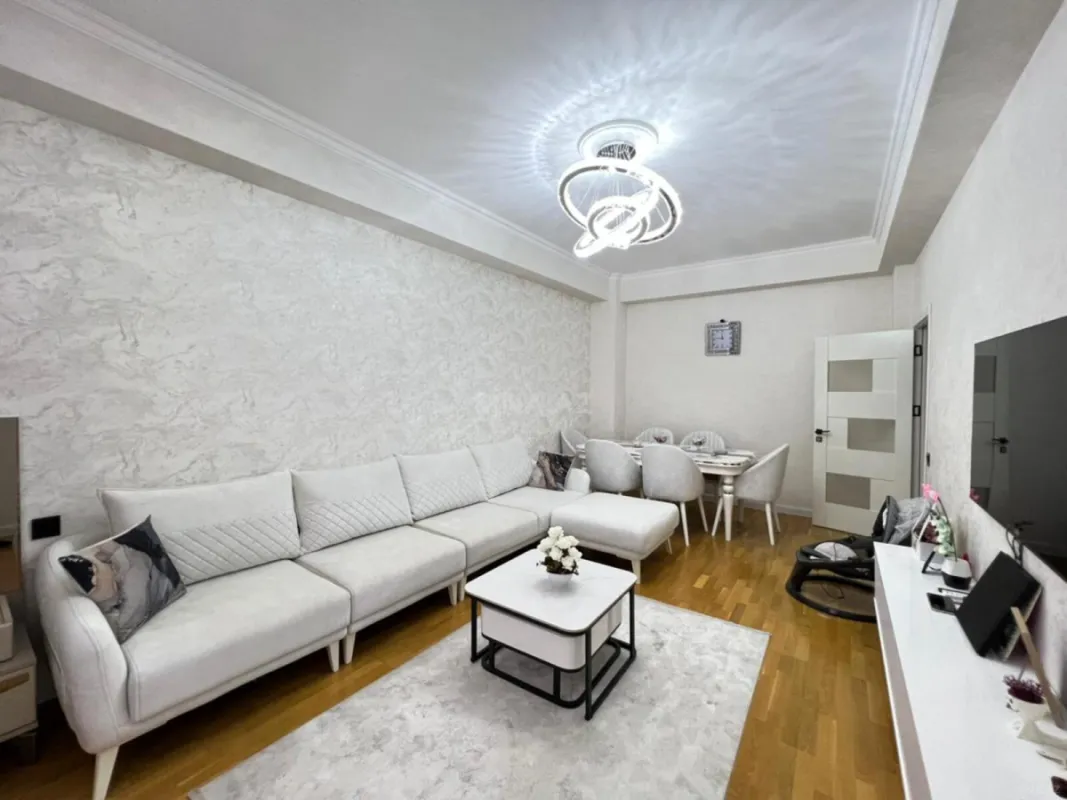 Satılır 2 otaqlı mənzil 68 m²