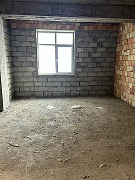 Satılır 4 otaqlı mənzil 208 m²