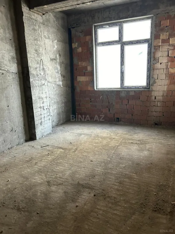 Satılır 4 otaqlı mənzil 208 m²