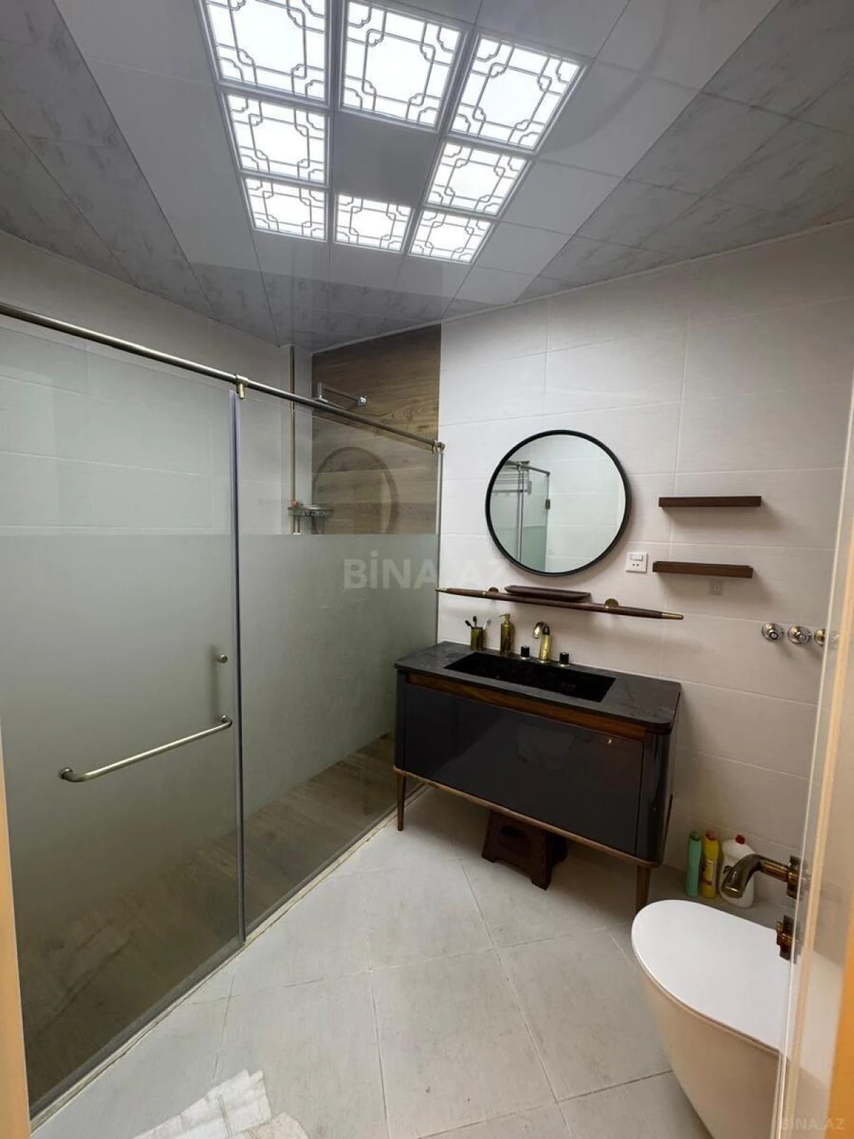 Satılır 3 otaqlı mənzil 141 m²