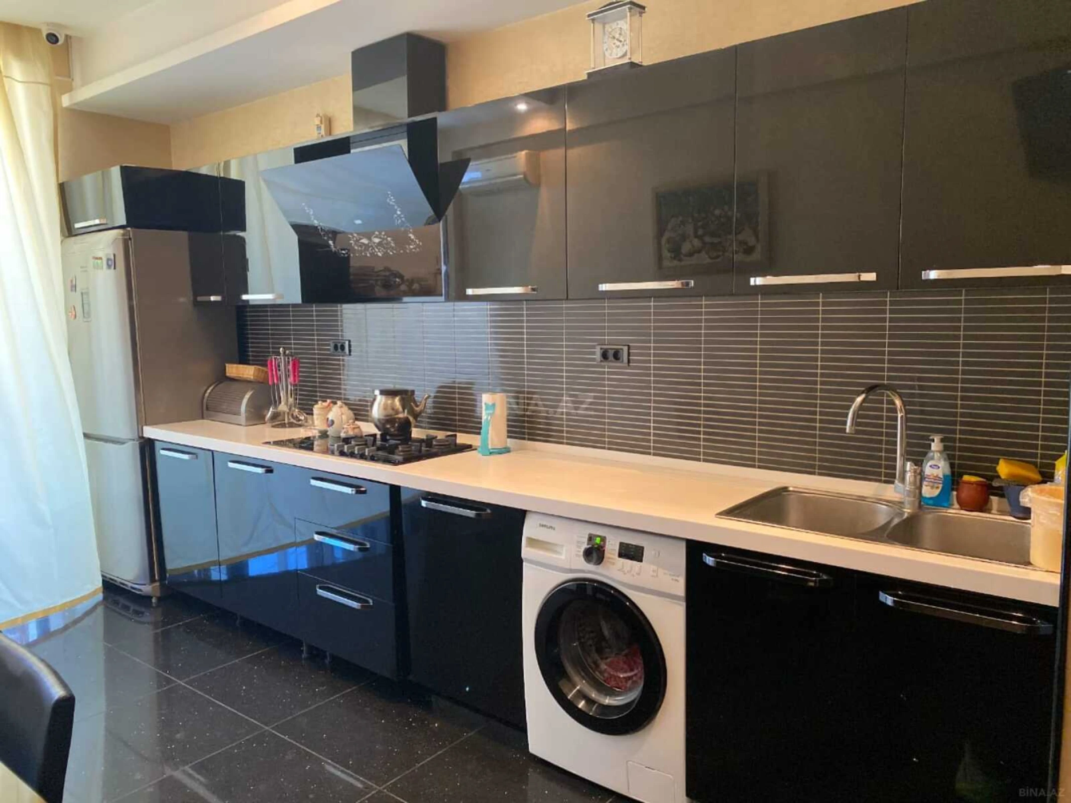 Satılır 6 otaqlı mənzil 440 m²