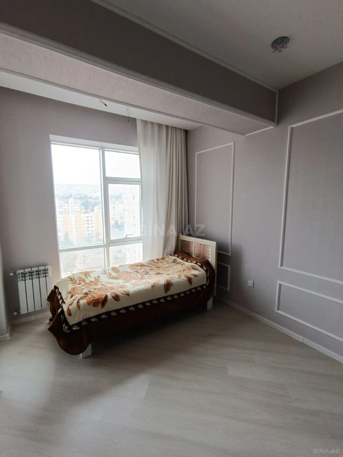 Satılır 2 otaqlı mənzil 76 m²