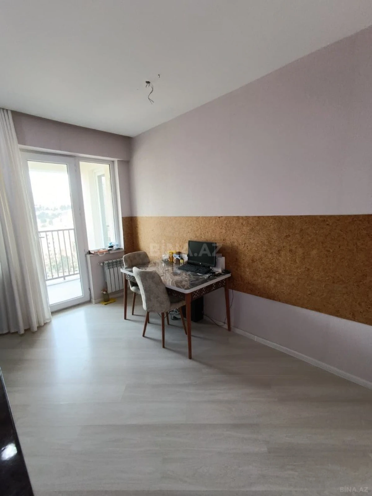 Satılır 2 otaqlı mənzil 76 m²