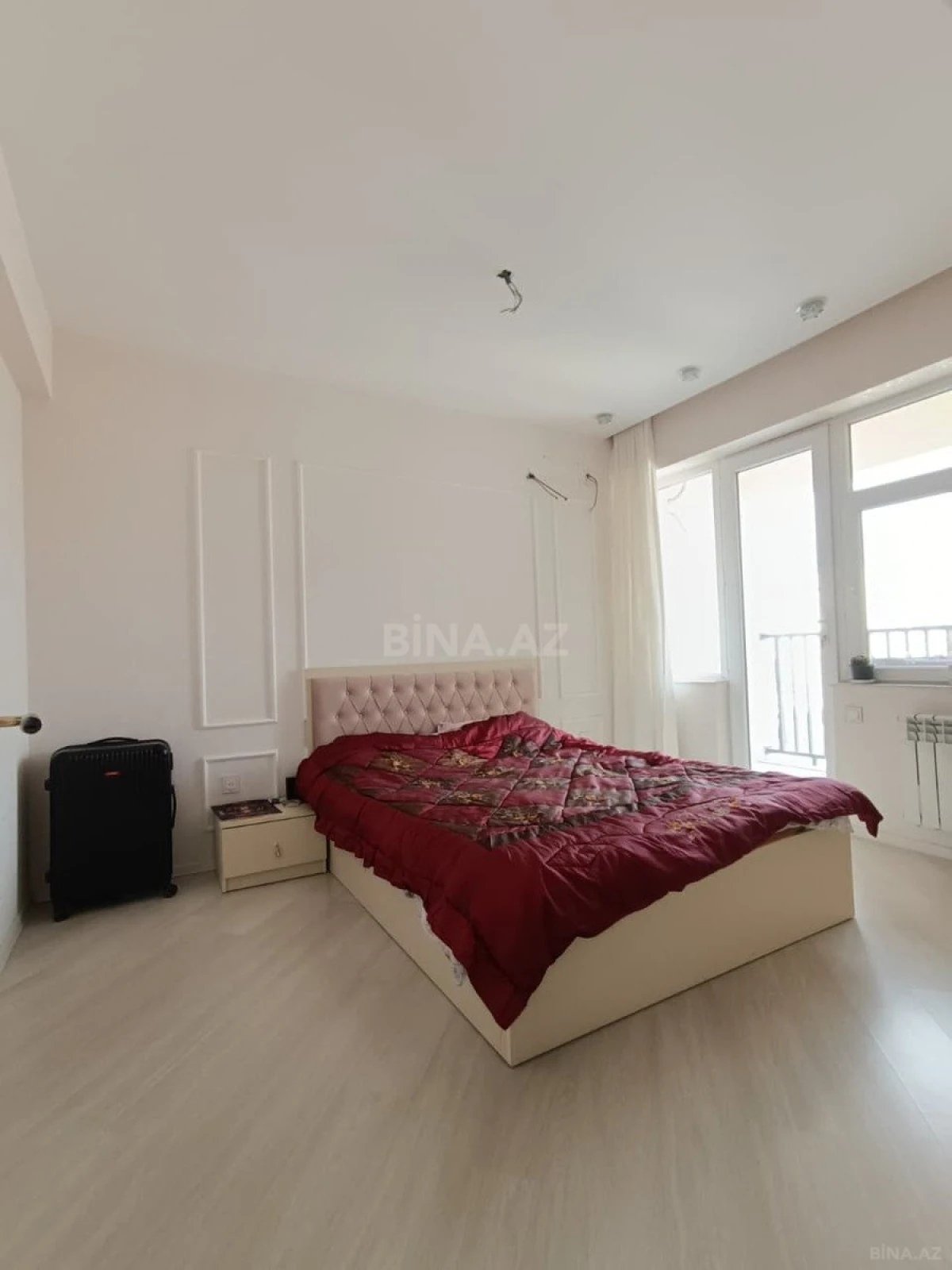 Satılır 2 otaqlı mənzil 76 m²