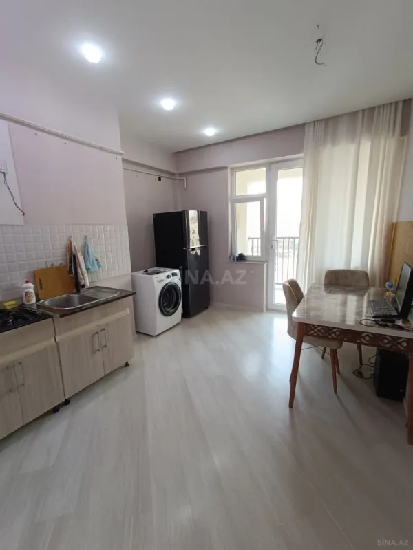 Satılır 2 otaqlı mənzil 76 m²