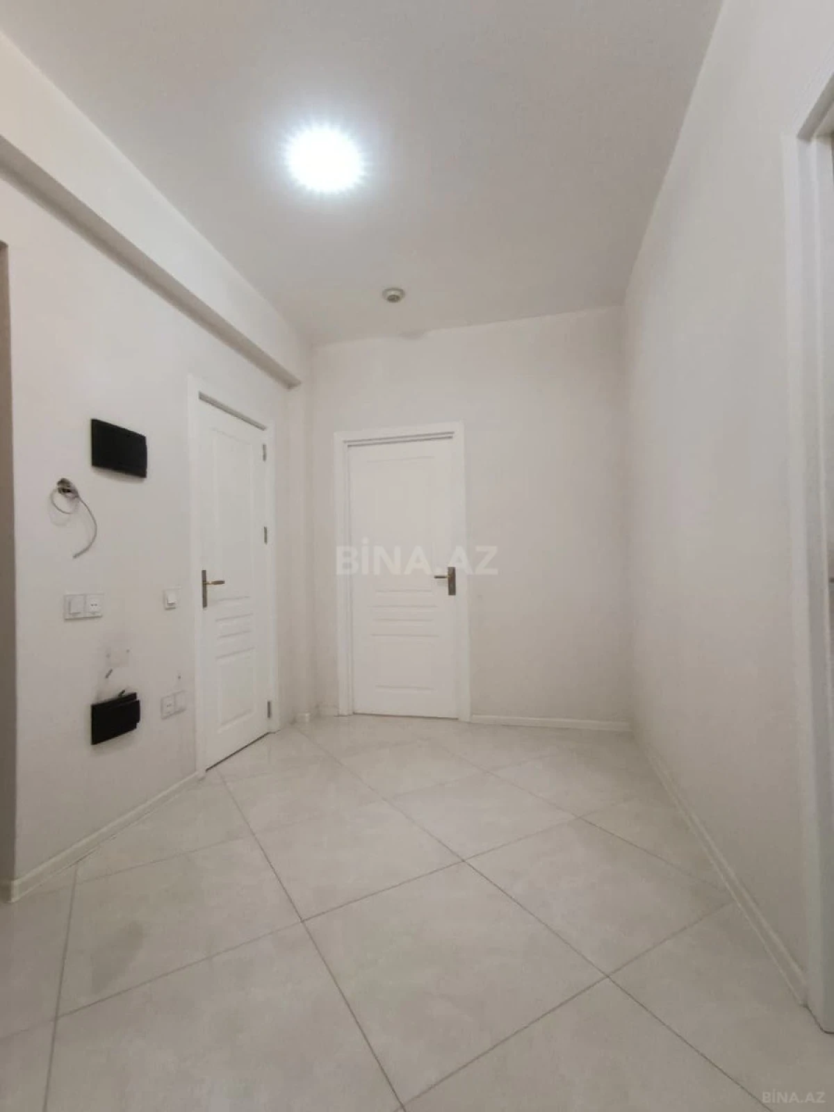 Satılır 2 otaqlı mənzil 76 m²