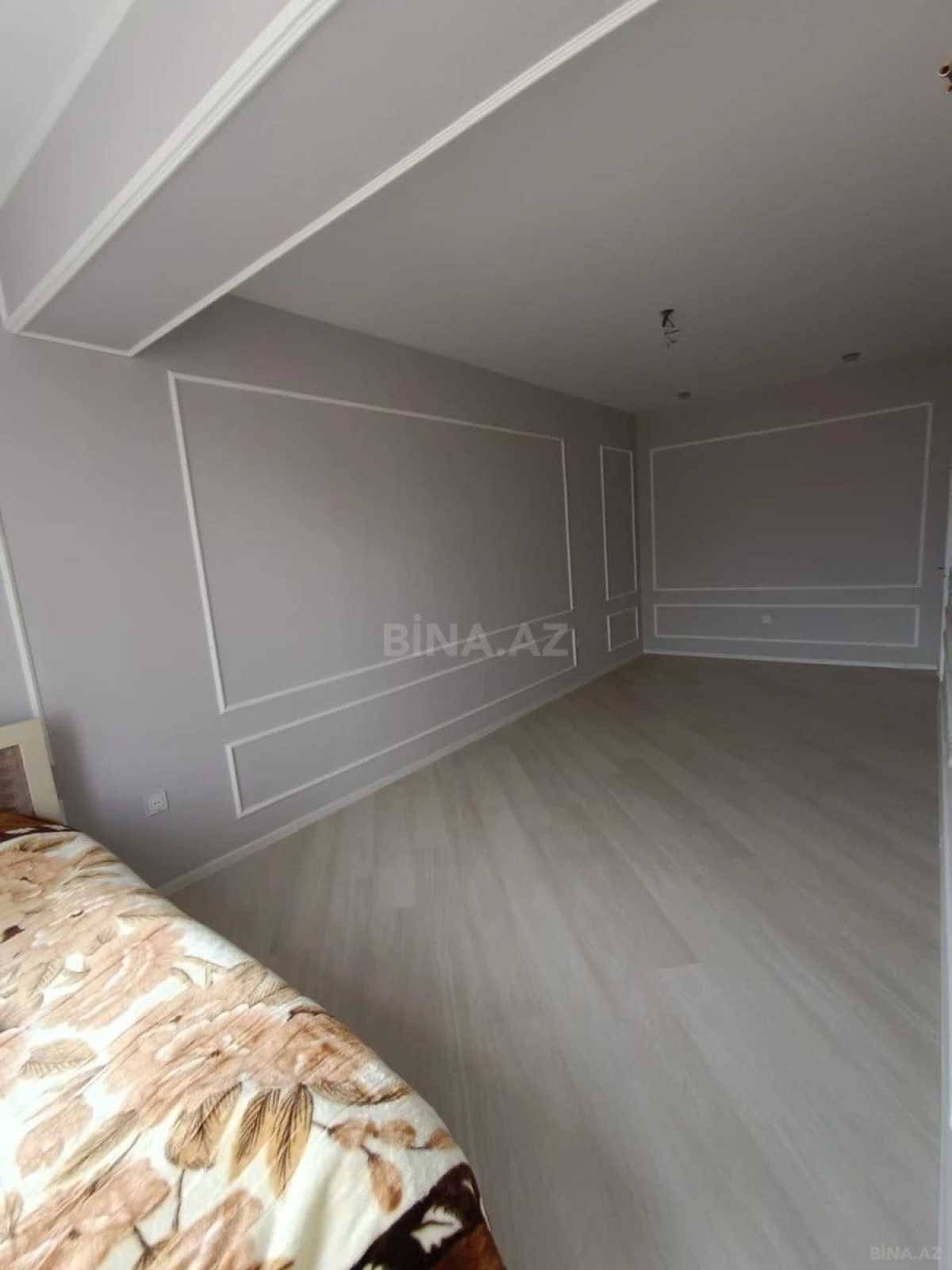 Satılır 2 otaqlı mənzil 76 m²