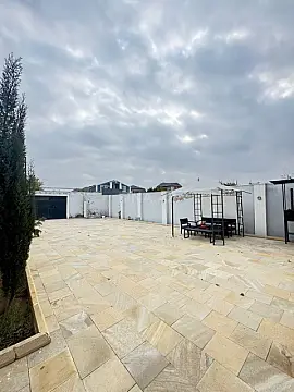 Satılır 5 otaqlı həyət evi 180 m²