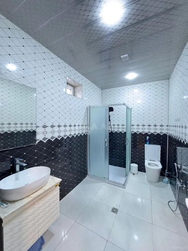 Satılır 5 otaqlı həyət evi 180 m²