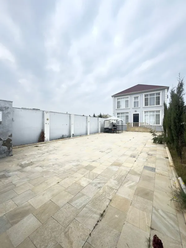 Satılır 5 otaqlı həyət evi 180 m²
