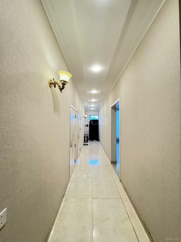 Satılır 5 otaqlı həyət evi 180 m²